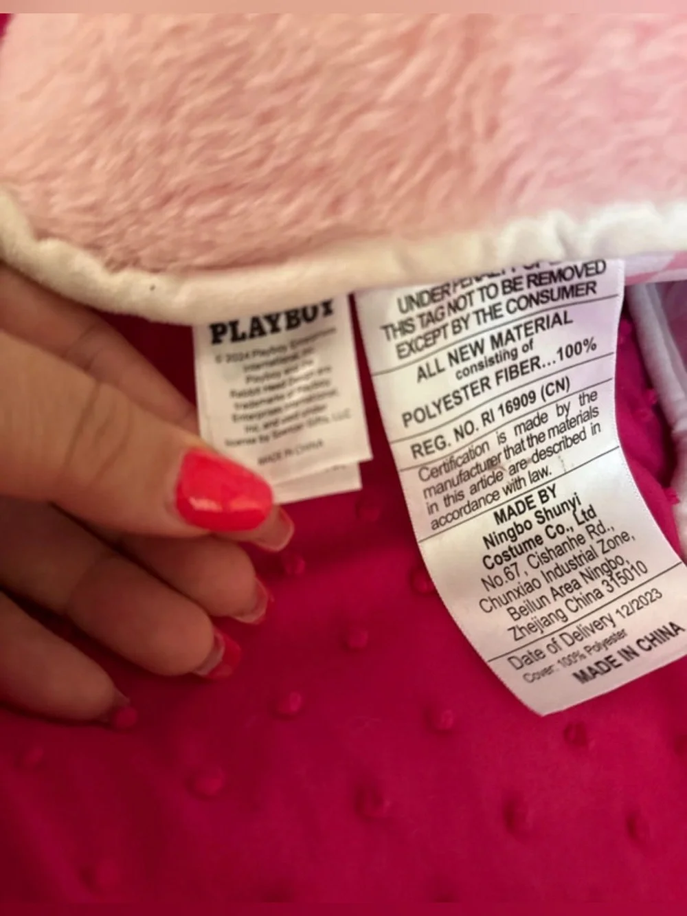 🐰 NWT PLAYBOY 🩷 Pink & White Heart and Playboy Bunny Pillow Pair